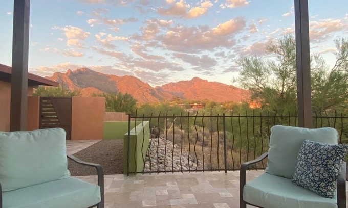 Casas Adobes House | NW Tucson family friendly house with Catalina mountain views