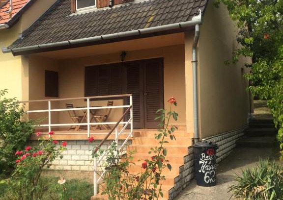 Zánka House | Nyaraló a Balaton parton