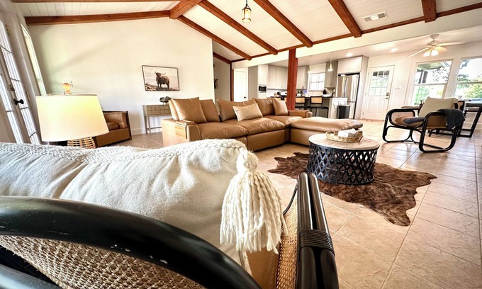 La Grange Other | NYE Winter Ranch Escape, Workers Welcome, sleeps 16, Wifi, fishing, BBQ
