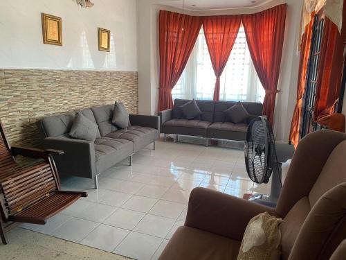 Bukit Rambai House | NZ Homestay