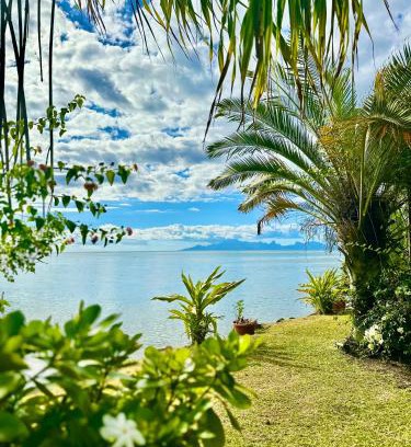 Paea House | O'coco Bungalow- Breathtaking waterfront views, endless memories