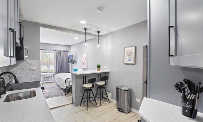 Franklin Park Apartment | O'Hare airport Oasis #8