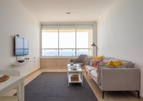 Bat Yam Apartment | O&O Group-Exciting Beach View Best Loc Bat-Yam 3BR