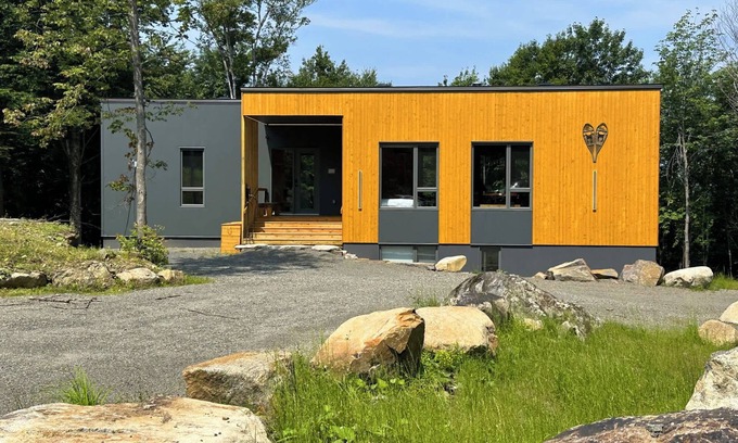 Morin Heights Ski Chalet | O Sommet Bleu thermal station