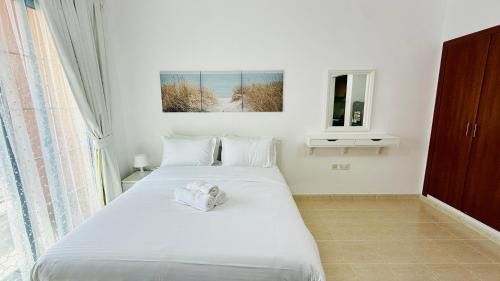 International City Apartment | O07 Luxury Furnished Studio Apartment near bus stop Garden view Persia Cluster