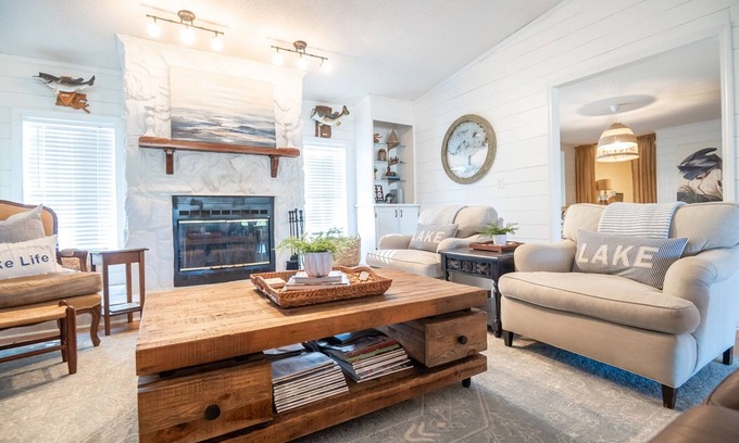 Dadeville House | Oak Cottage | 5 Bed, 3 Bath