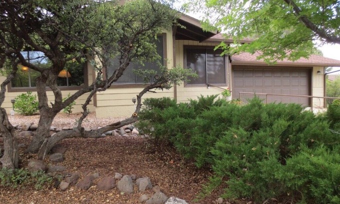 Yavapai Hills Ski Chalet | Oak Hill Home - Prescott Cabin Rentals