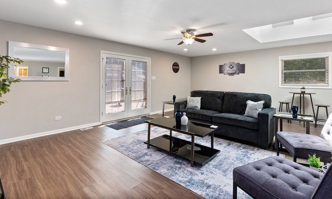 Oak Lawn House | Oak Lawn FHS Rental
