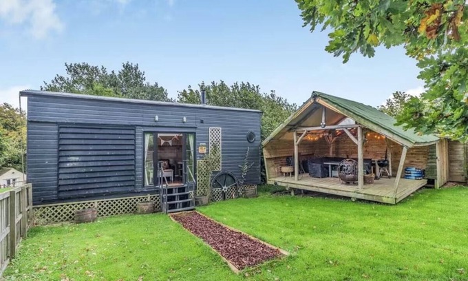 Dartmouth Cabin | Oak Tree Lodge