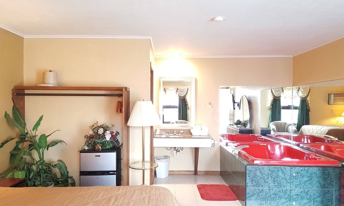 Owatonna Hotel | Oakdale Motel