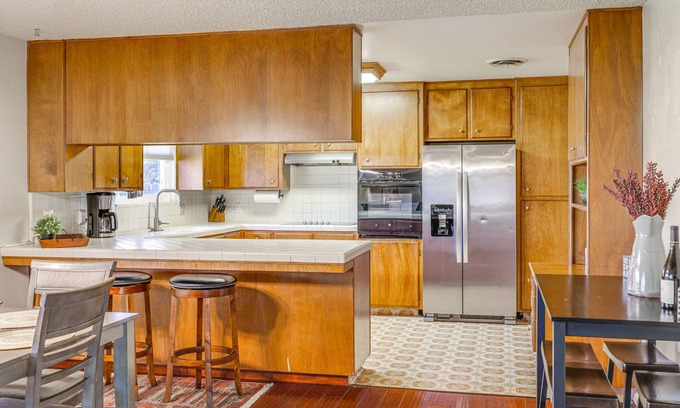 Oakdale House | Oakdale Retreat w/Grill Near Stanislaus River
