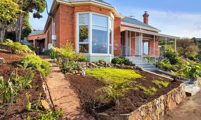 Burnie House | Oakleigh Guest House - Room 10