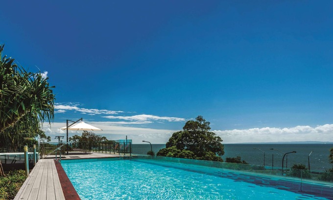 Redcliffe Hotel | Oaks Redcliffe Mon Komo Suites