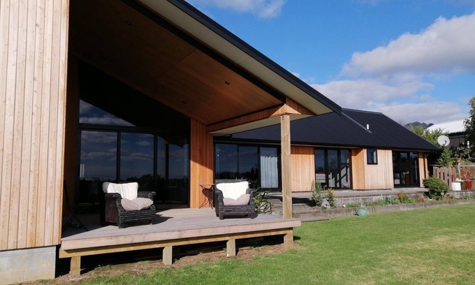 Oakura House | OAKURA BY THE SEA