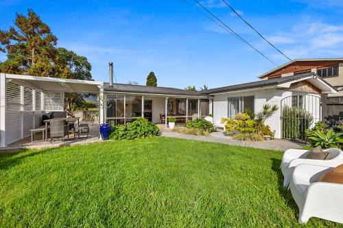 Oakura House | Oakura Oasis - ultimate beachside retreat