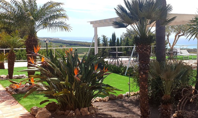 Borgo Bonsignore Apartment | Oasi del Borgo - Uranus | villa with sea view, pool, wifi, jacuzzi, climate