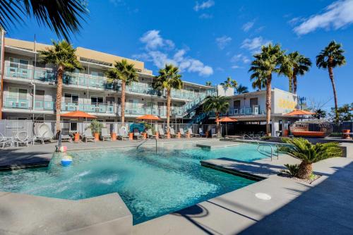 Downtown Las Vegas Hotel | Oasis at Gold Spike