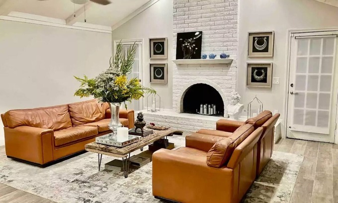 Houston House | Oasis in the city !n