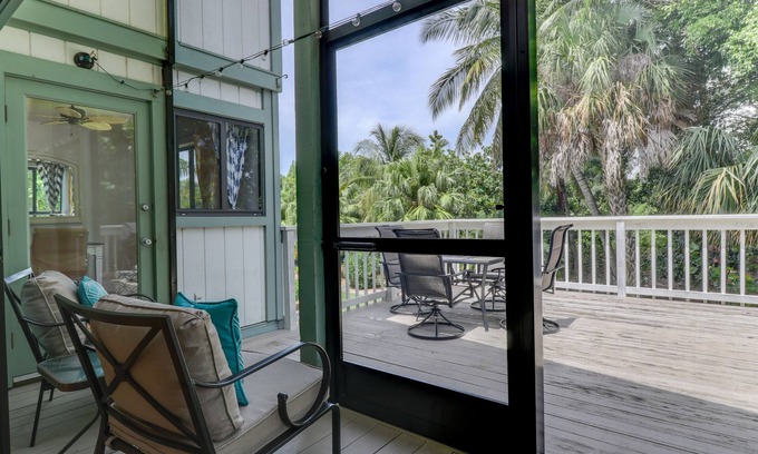 The Dunes House | Oasis Inn the Dunes: Beautiful Pet-Friendly Island Home! Great location!