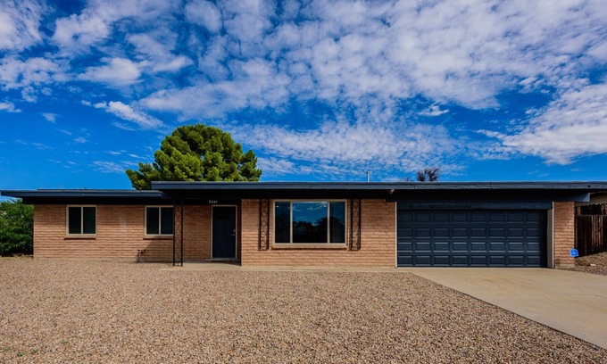 Harrison East South House | Oasis on Palm- 4 bed/2bth home, private and quiet, pool/spa