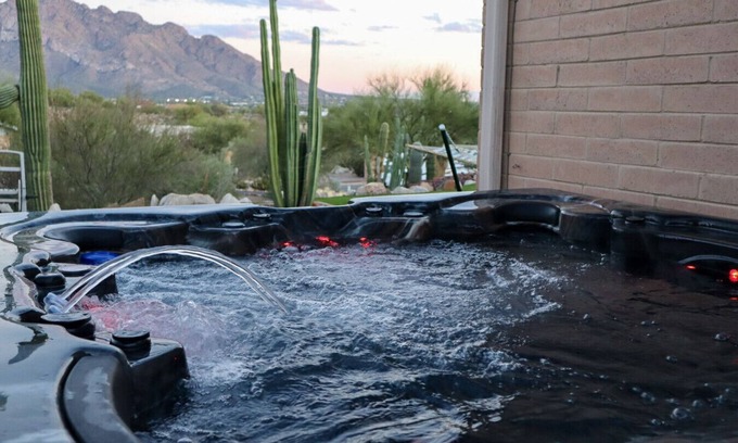 Oro Valley House | Oasis on the Hill with Mountain Views