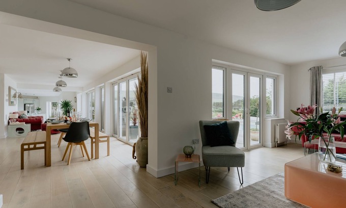 Croyde Bay Cottage | Oasis, Sleeps 12, Pool, Hot Tub