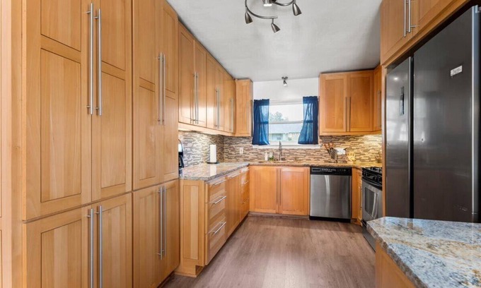 Anderson Mill House | Oasis w Huge Pool & BBQ Patio