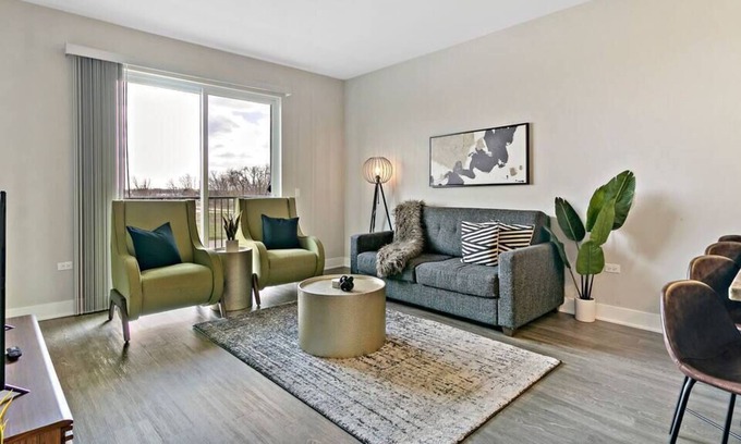 Forestview Apartment | OB5 Oakbrook Charm: 2BR Sanctuary with Parking