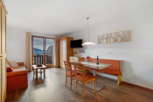 Tirolo Apartment | Oberötzbauer Apartment Enzian