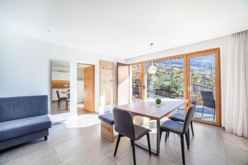 Rifiano Apartment | Oberegghof Ferienwohnung Garten