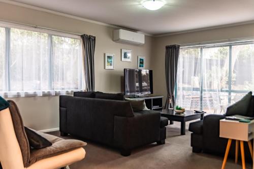 Paraparaumu House | Observation Holiday Home