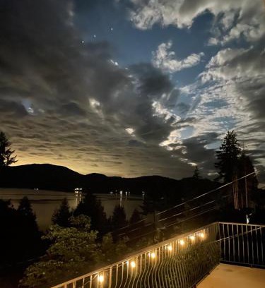 Langdale House | Ocean and Mountain view Home