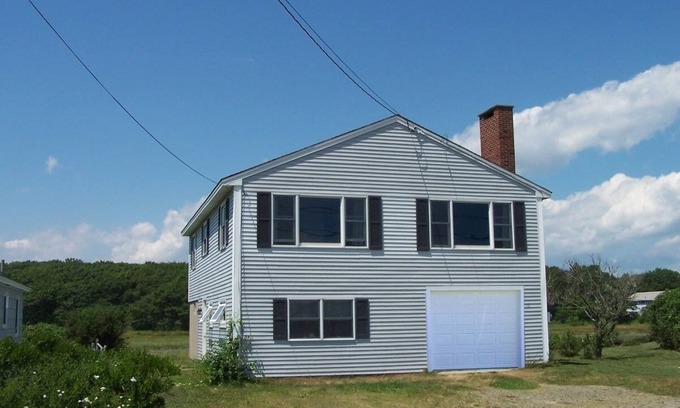 Biddeford Pool House | Ocean and Pool Views at Fortunes Rocks Beach