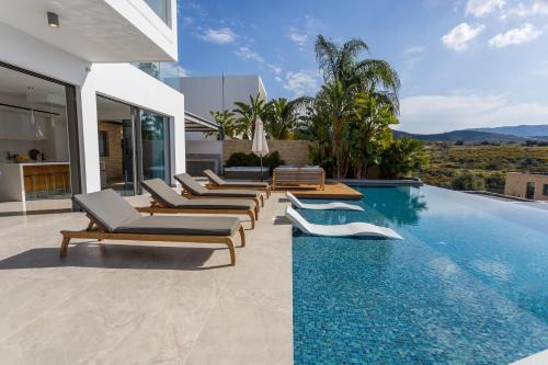 Peyia Town Villa | Ocean Blue