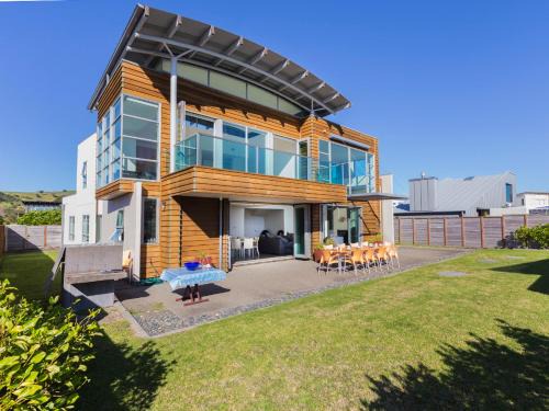Omaha House | Ocean Escape - Omaha Holiday Home