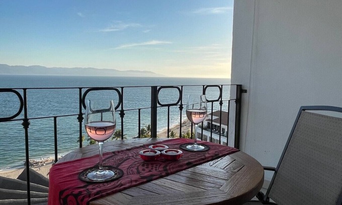 Olimpica Condo | OCEAN FRONT 15TH FLOOR SUNSETS POOL WIFI ALL-INCLUSIVE ONLY