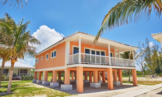 West End House | Ocean Front 3 Bedroom Villa in West Grand Bahama Island