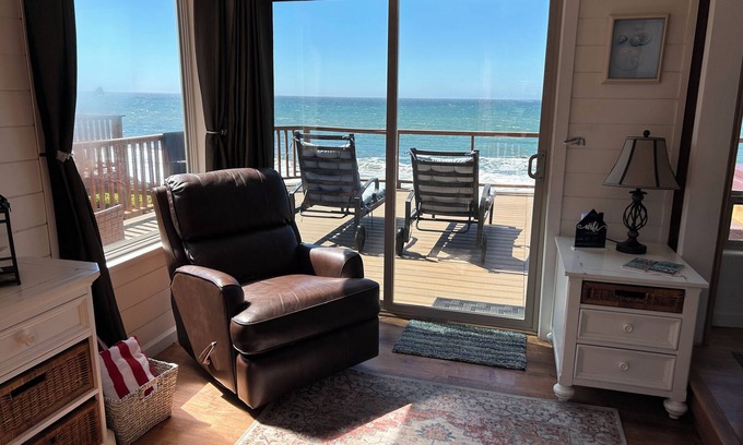 Smith River Cabin | Ocean Front Cabin 15 with Jacuzzi & Sensational Views (Private Beach Owned by White Rock Resort)