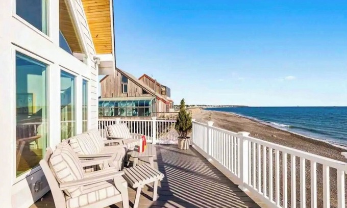 Scituate House | OCEAN FRONT HOUSE!
