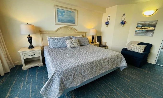 Ortona Park Apartment | "OCEAN FRONT" King Bed, 1 Bedroom Apartment