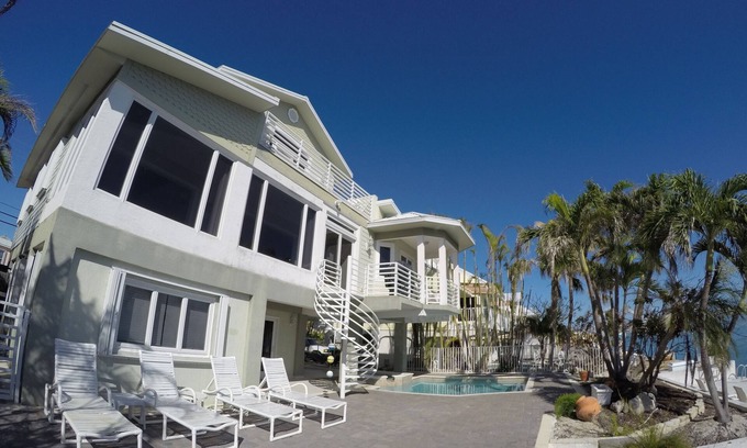 Summerland Key House | Ocean Front Modern Home