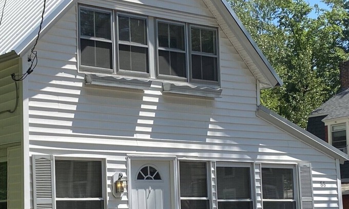 Ocean Park Cottage | OCEAN PARK-Cozy Cottage~Ocean Breezes~Set in the Pines