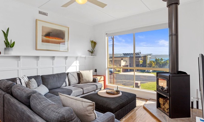 Marengo House | Ocean's 8 - Modern Coastal Lifestyle
