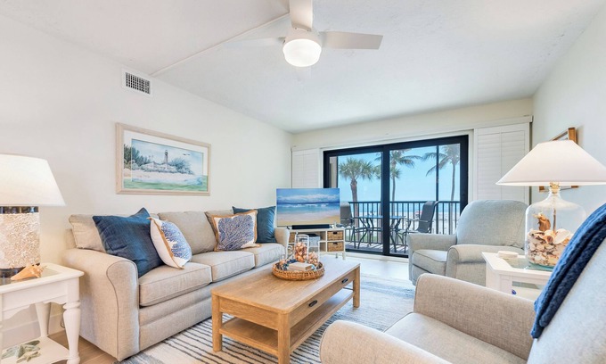 Sanibel Condo | Ocean's Reach 1A2, Gulf-Front Corner Unit, Dunes Golf Privileges!