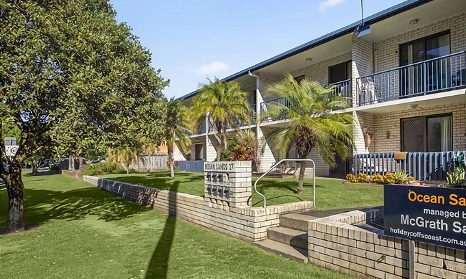 Sawtell Apartment | Ocean Sands 5 is a fully furnished two bedroom unit located on the first floor, next to the beach.