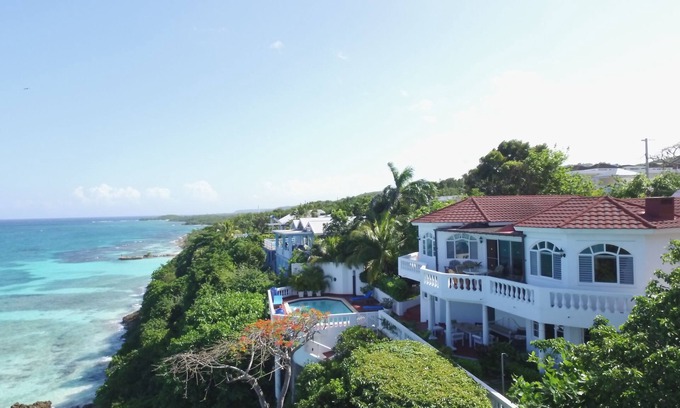 Silver Sands Villa | Ocean side Villa, private pool, private Beach access, full staff