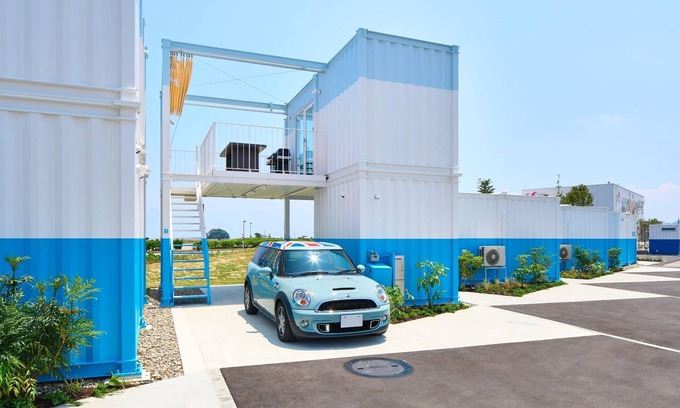 Himi Cabin | Ocean Standard with Dog/Himi Toyama