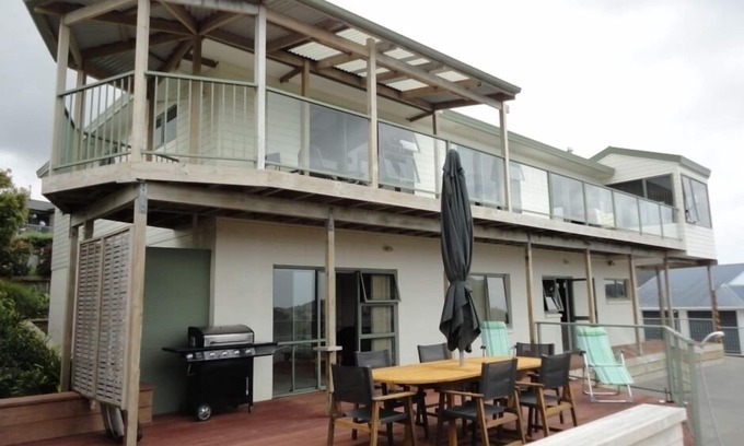 Whitianga Apartment | Ocean View BnB with fantastic sea views