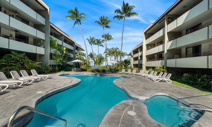 Kahaluu Bay Condo | Ocean View Condo! Across from White Sands Beach! Remodeled bathroom showers!