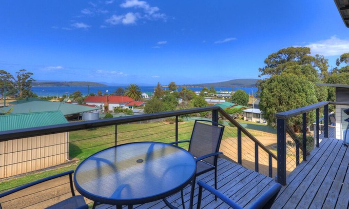 Dover Apartment | Ocean View Cottages - Essentially Tas Dover